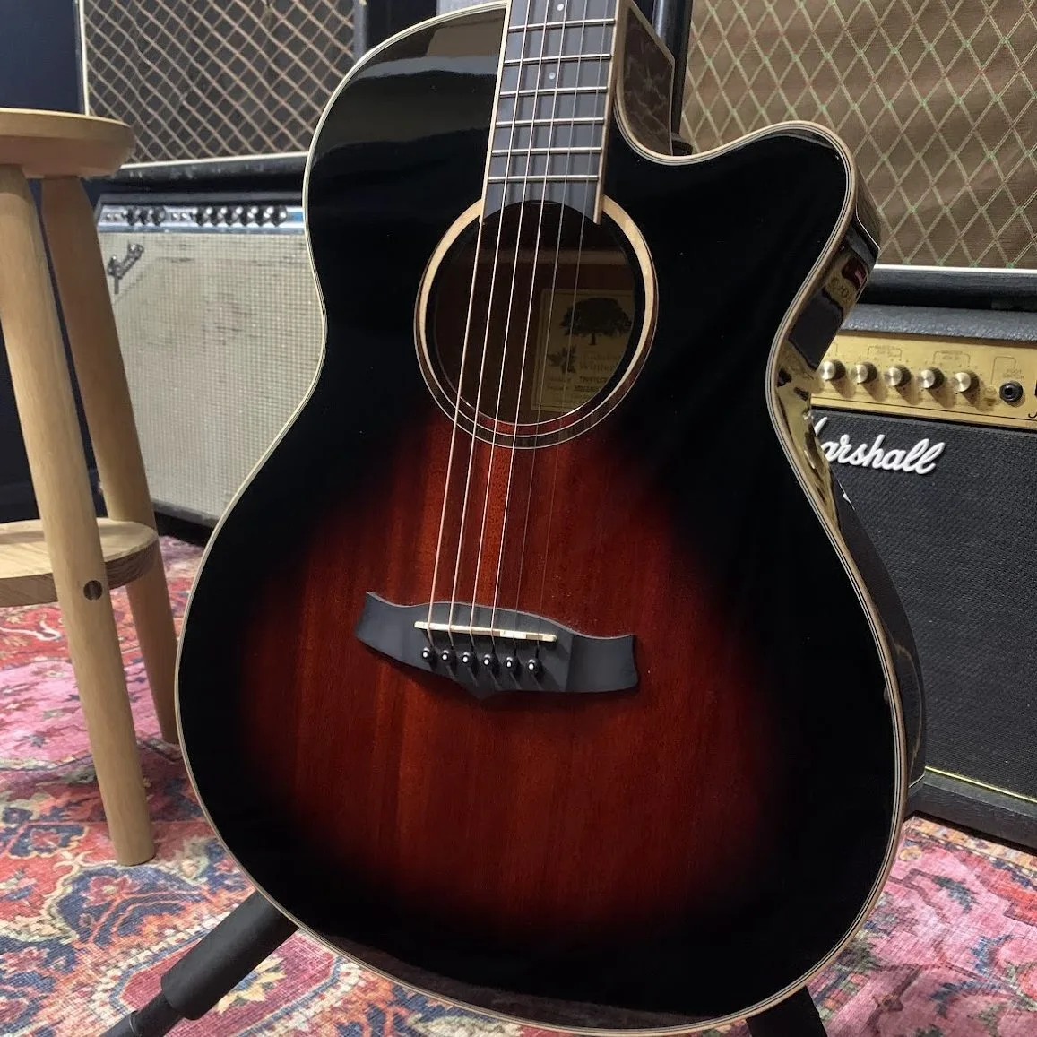 極上 モンステラ electro light A Famously Played by the Rolling Stones' Brian Jones in the