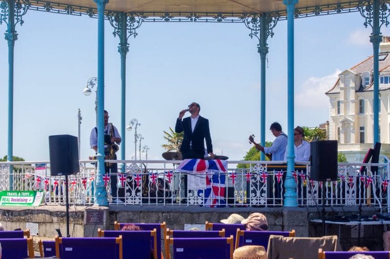 Dukes of Swing Live Music Folkestone Bandstand 768x510